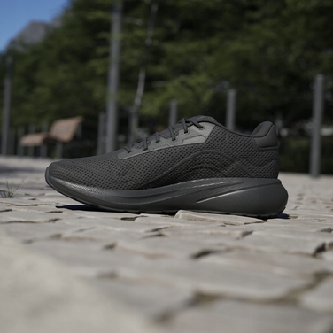 Бігові кросівки Adidas Response, розмір 44